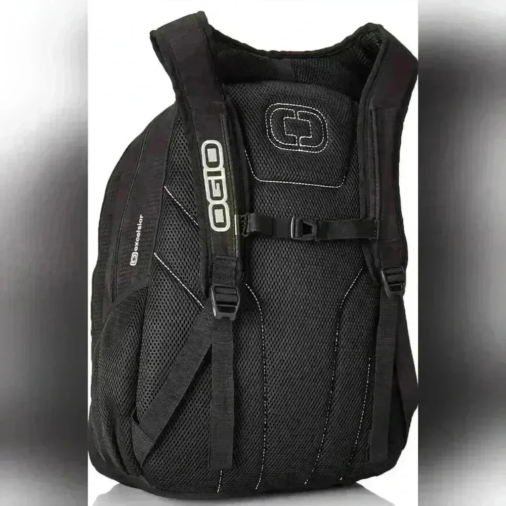 OGIO Black/Silver Excelsior Carry-On Commuter Backpack 13B1012 - Picture 3 of 7